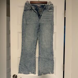Size 9/29, high rise, kick flare, light wash